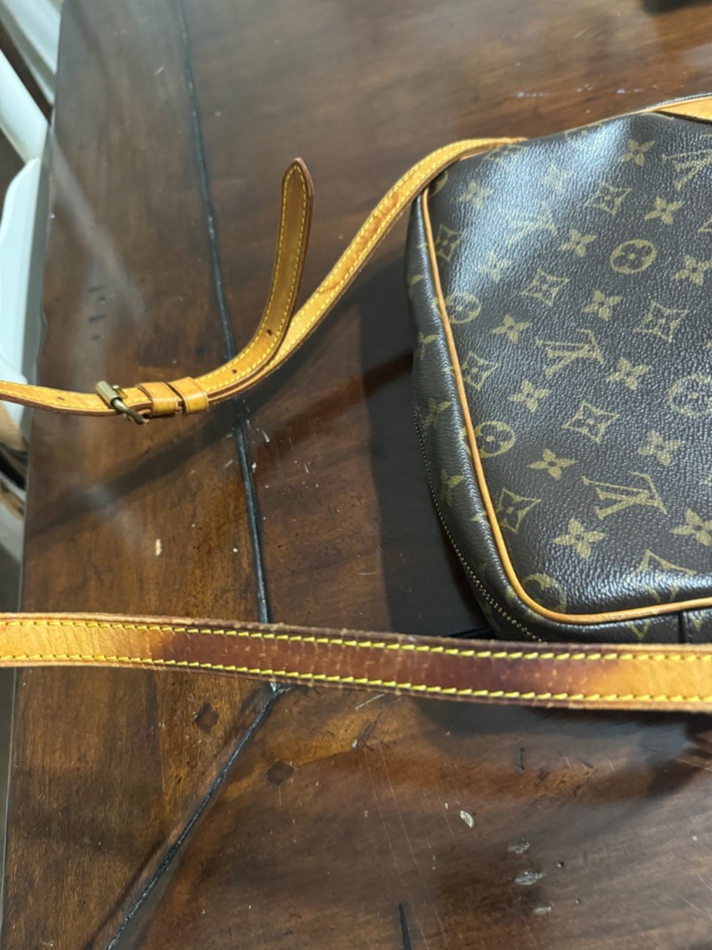 Authentic Louis Vuitton Crossbody Purse - Picture 6 of 9